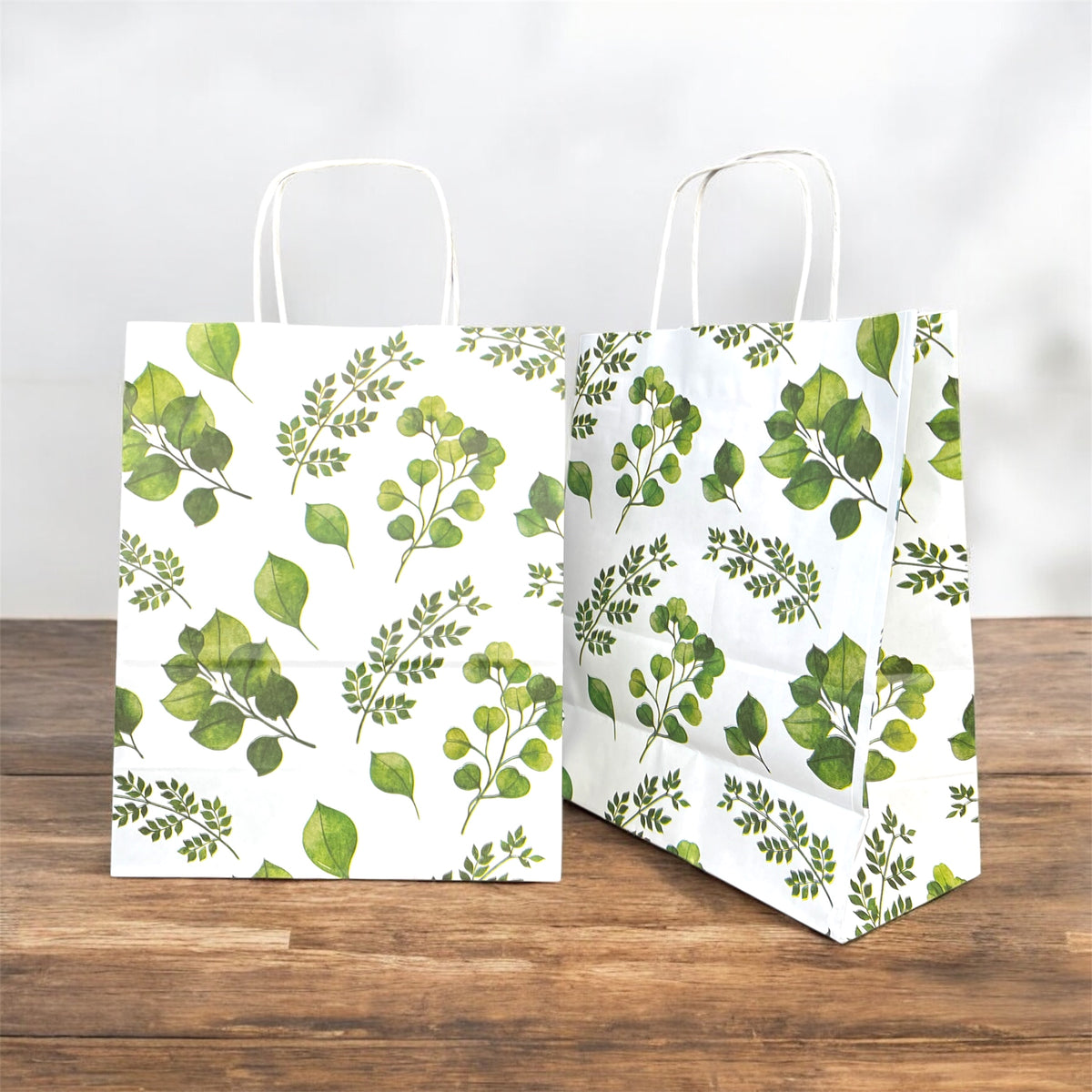 Yaprak Baskılı Beyaz Kağıt Çanta 25x31 cm – Özel Tasarım | 24 Adet